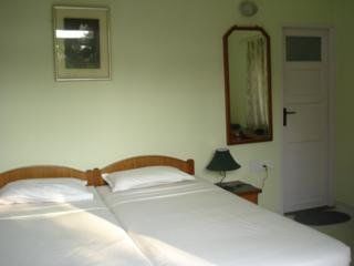 Cary'S Hotel Калангуте Екстериор снимка